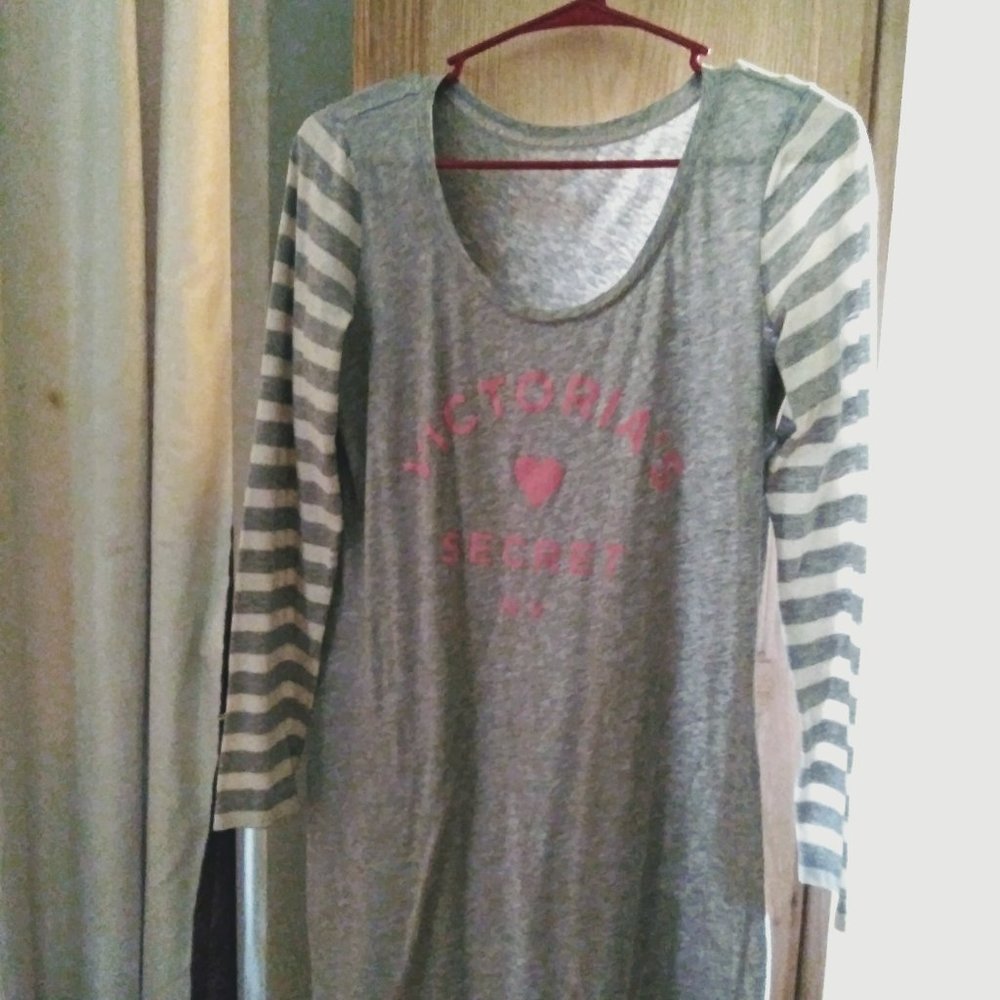 VICTORIA SECRET GRAY NIGHT SHRIT
